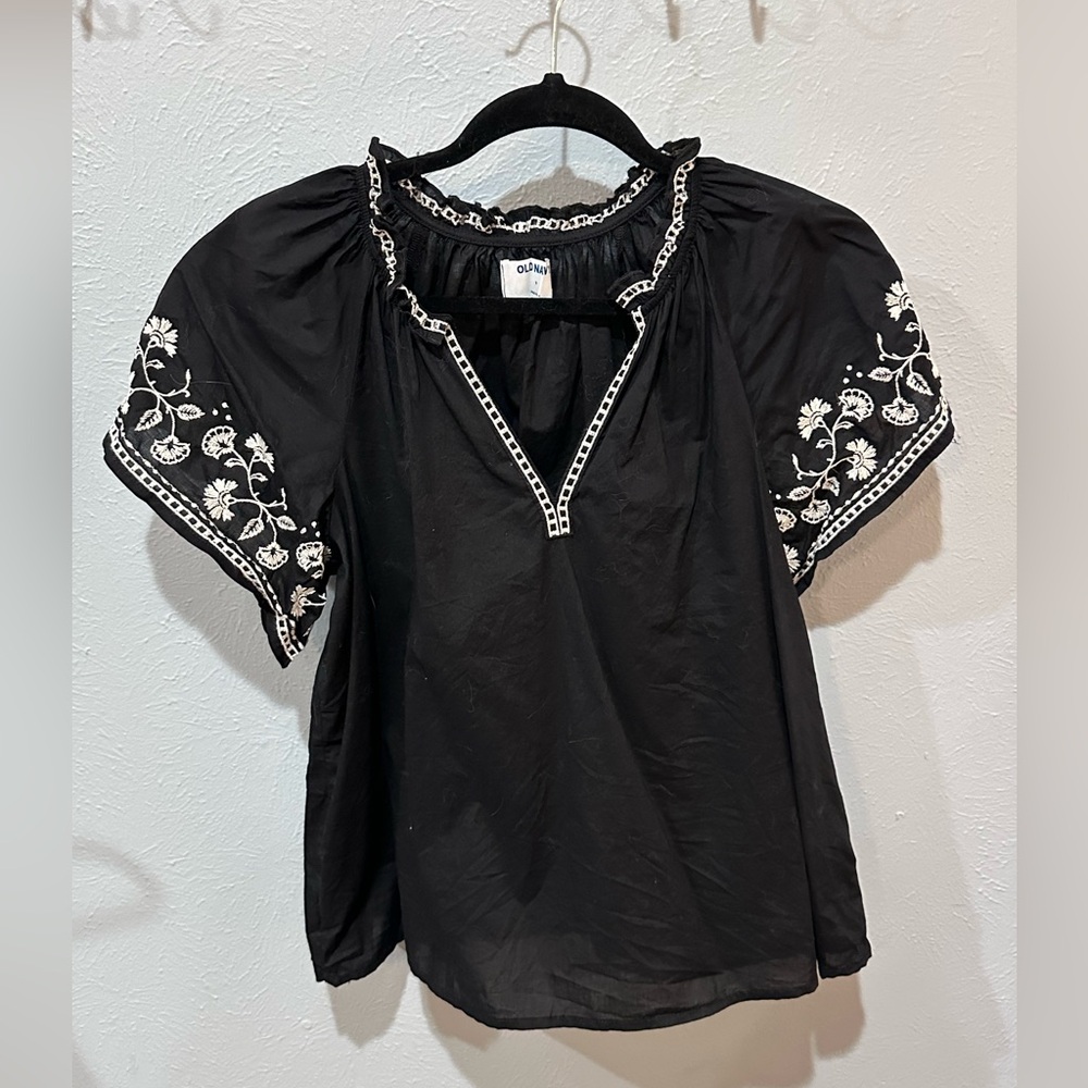 Old Navy Embroidered Top